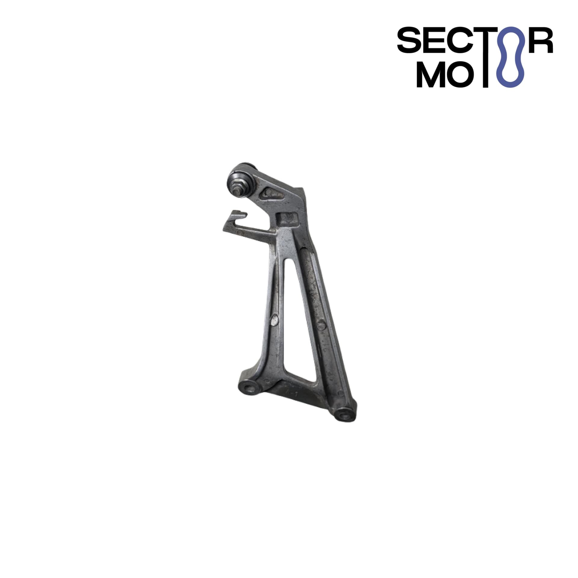Soporte estribera trasera derecha — HONDA CBR 125R 2