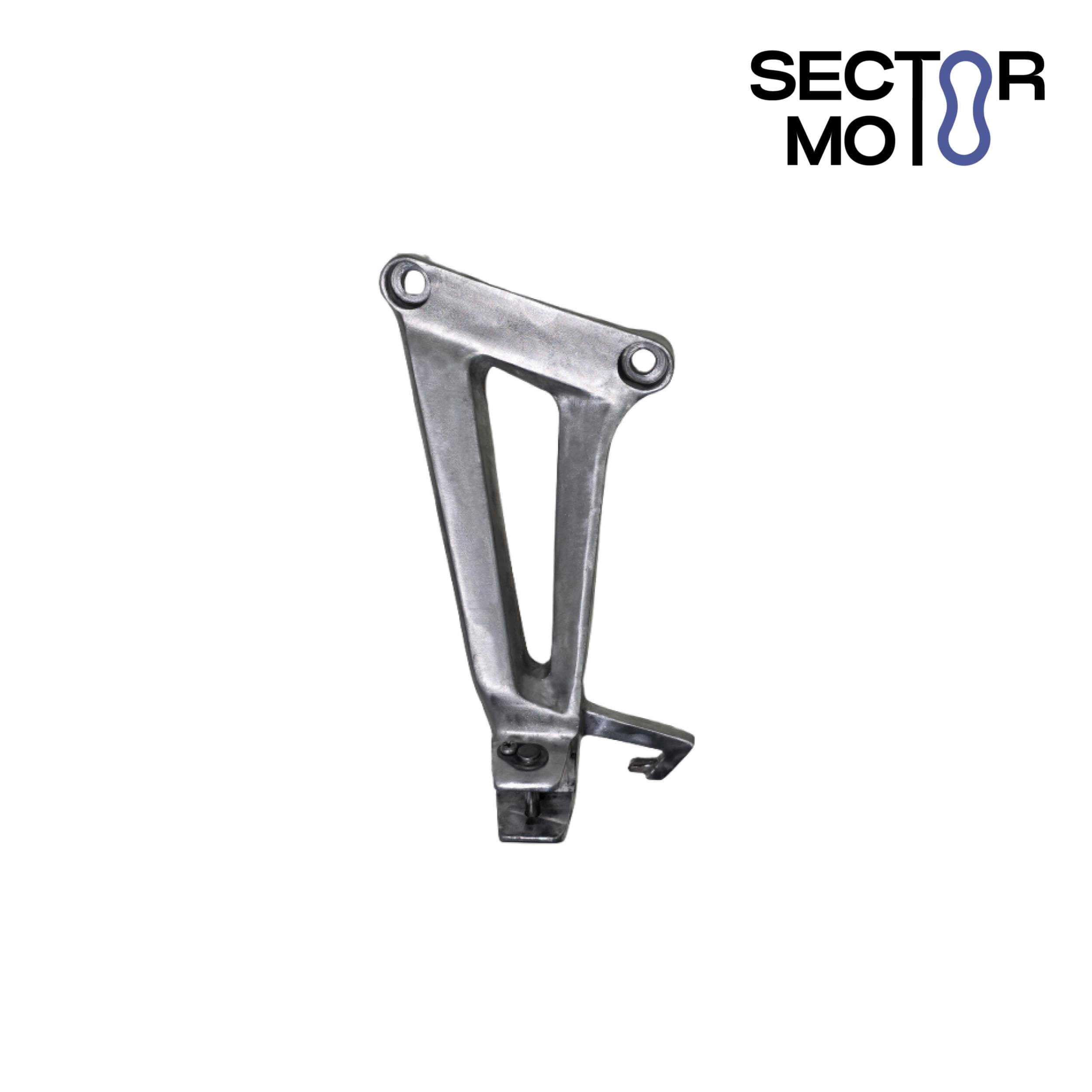 Soporte estribera trasera izquierda
